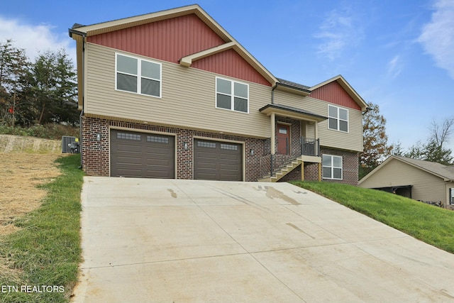 view of front facade with a garage