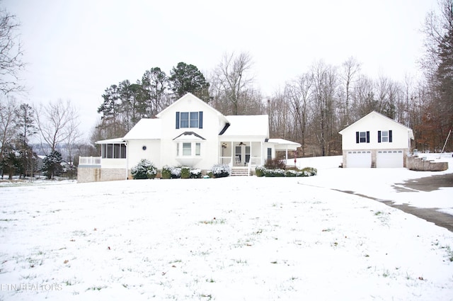 view of front facade featuring a garage