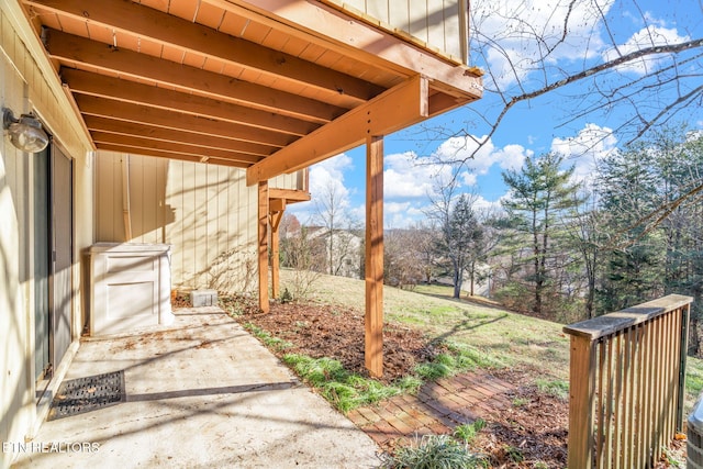 view of yard with a patio area