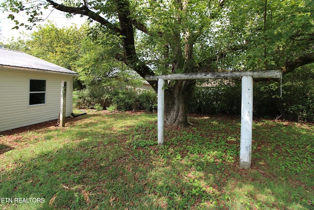 228 Pedigo Rd, Madisonville, TN 37354 - view of grassy yard