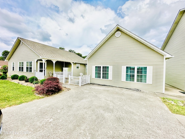 view of front of home