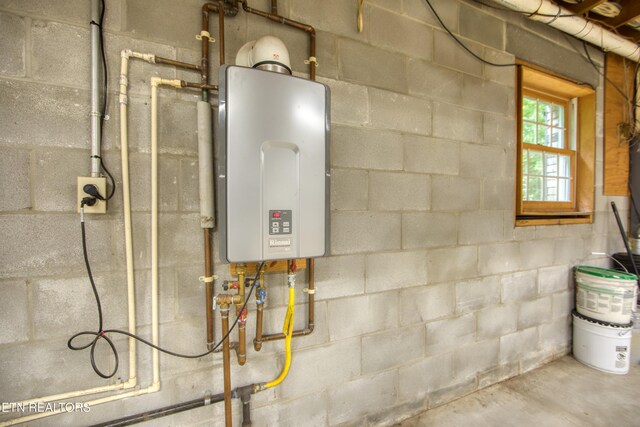 105 Charity Ln, Jamestown, TN 38556 - utility room with water heater