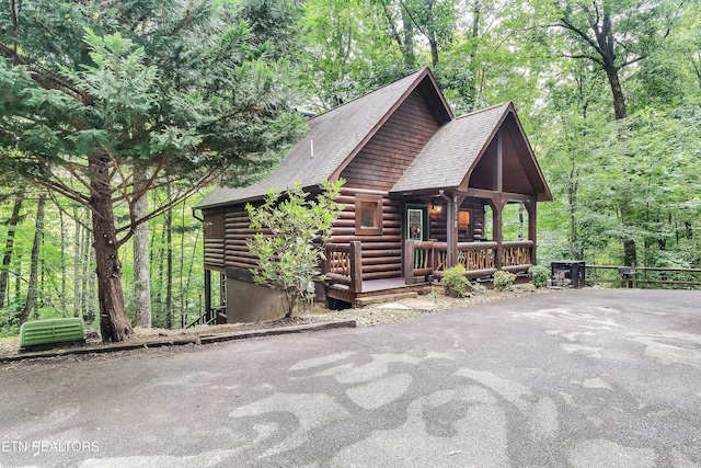 view of front of house with a porch