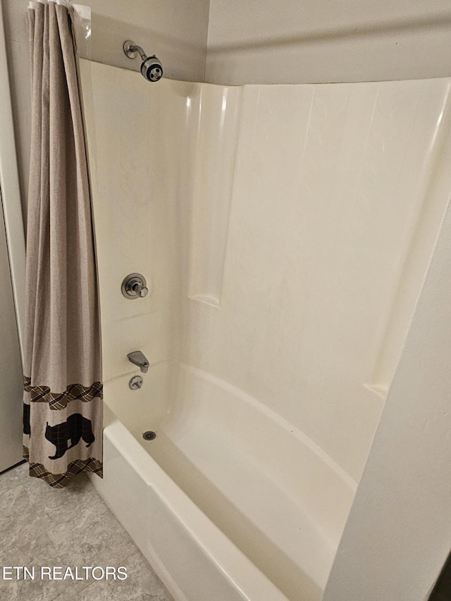537 Gatlin Dr, Gatlinburg, TN 37738 - full bathroom with shower / bathtub combination with curtain