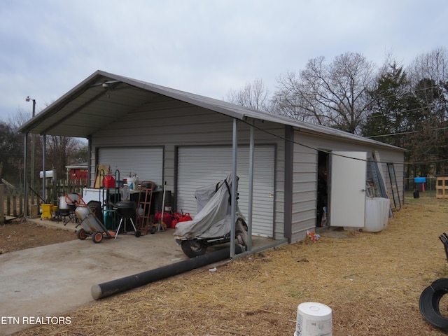 view of detached garage