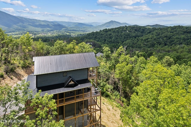 drone / aerial view with a mountain view