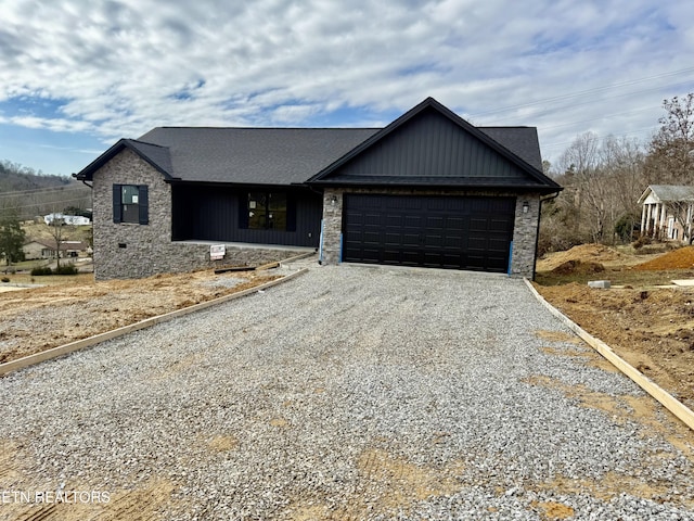 view of front facade featuring a garage