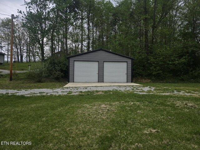 view of detached garage