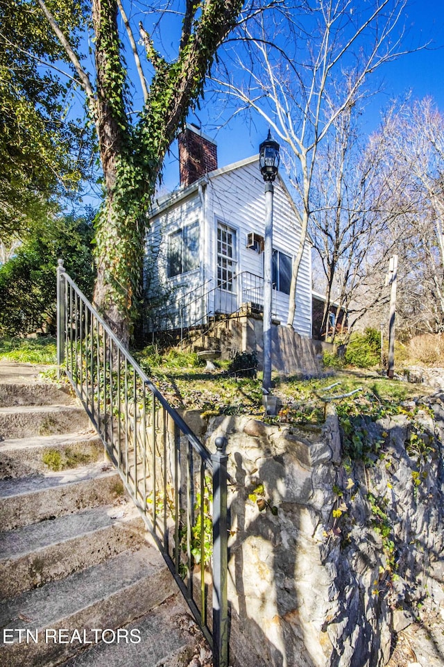 view of front of property