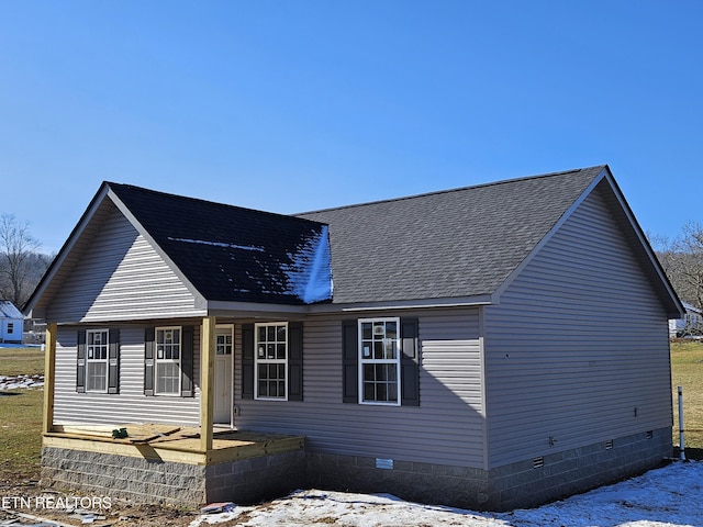 view of front of property featuring a porch