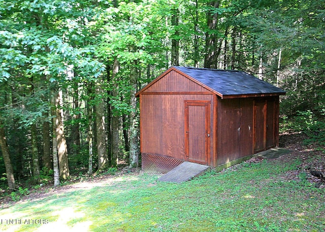 view of outbuilding