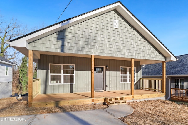 view of front of property with covered porch