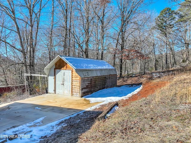 view of outdoor structure