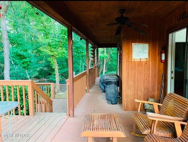 deck featuring ceiling fan