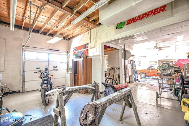 garage with ceiling fan