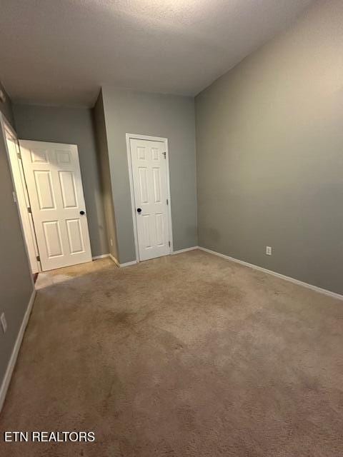 empty room with carpet