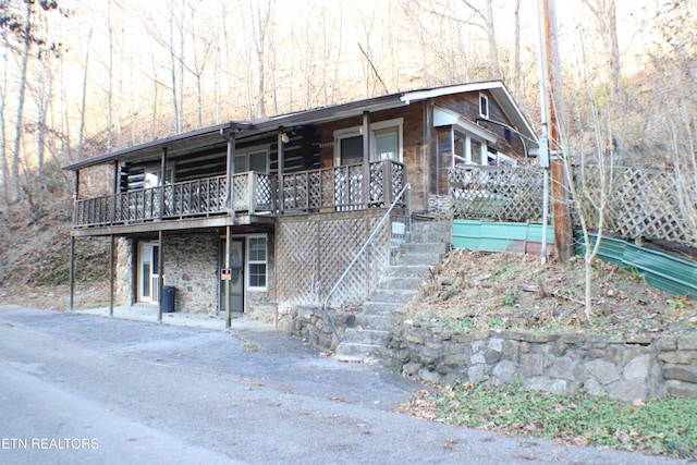 view of front facade