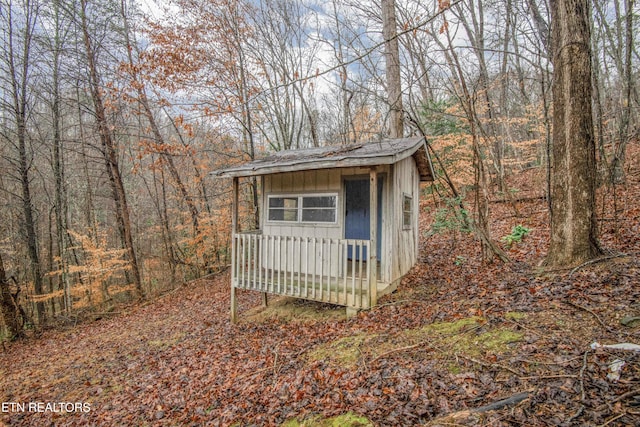 view of outbuilding