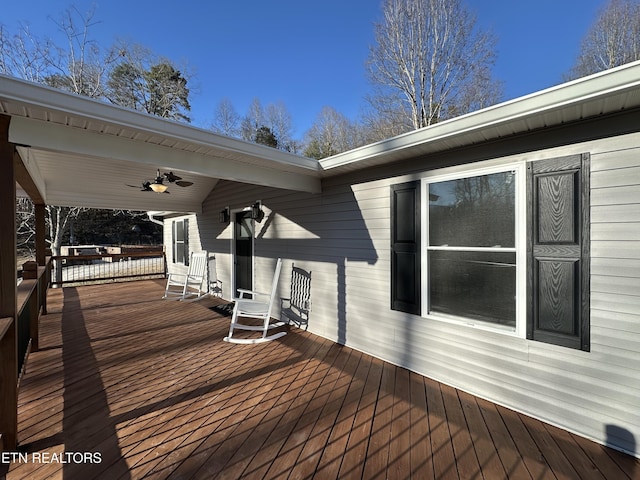 deck with ceiling fan