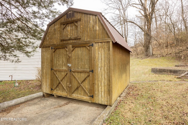 view of outbuilding