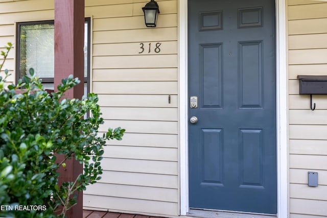 view of property entrance