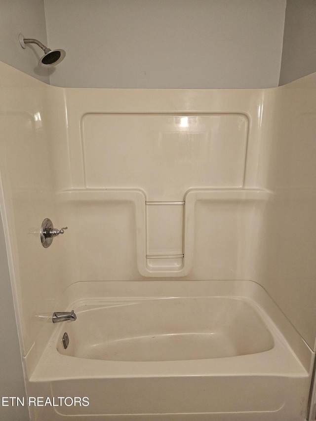 bathroom featuring shower / bathing tub combination