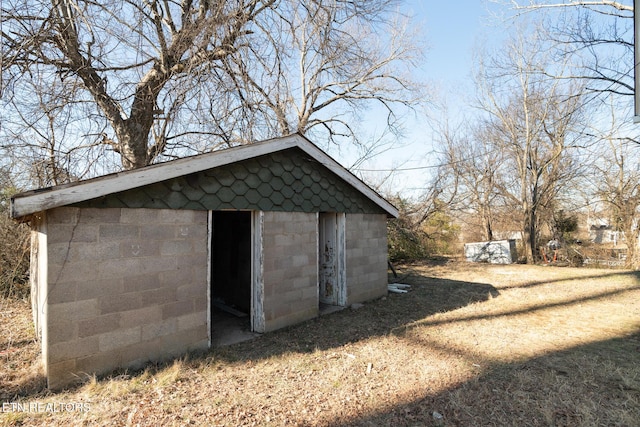 view of outbuilding