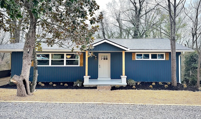 view of front of property featuring a porch