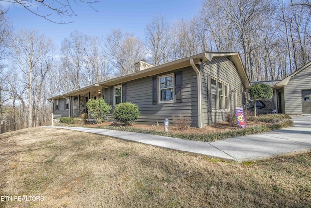 view of front of house with a front yard