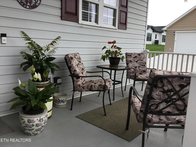 2011 Camberley Ave, Sweetwater, TN 37874 - photo 3