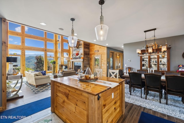 kitchen with decorative light fixtures