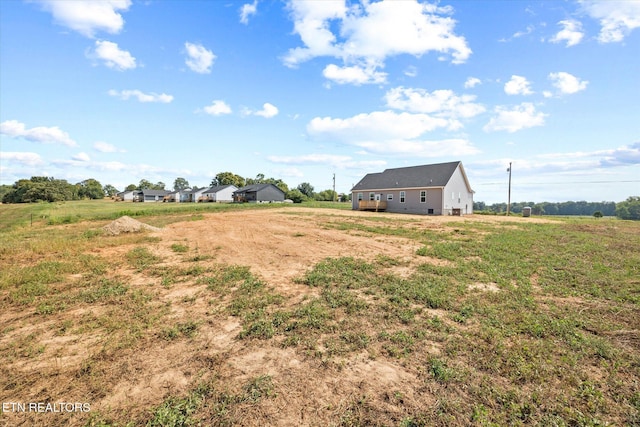 view of yard featuring a rural view