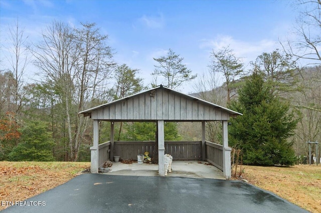142 Wagon Wheel Ln, Pioneer, TN 37847 - view of parking / parking lot featuring driveway and a detached carport