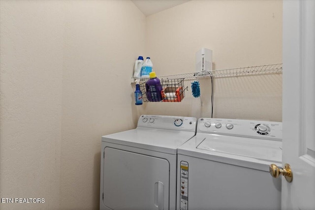 142 Wagon Wheel Ln, Pioneer, TN 37847 - laundry area with washing machine and clothes dryer