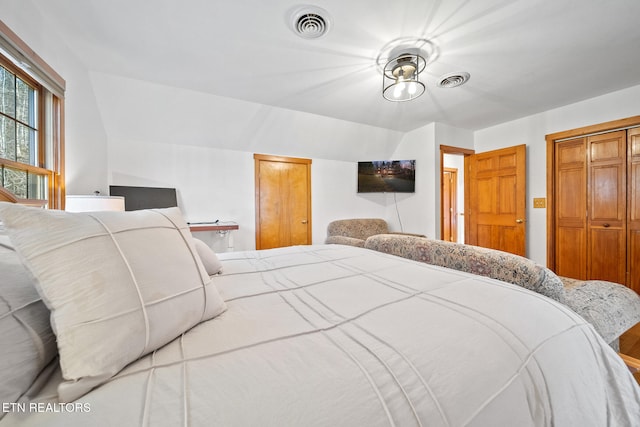 bedroom with a closet