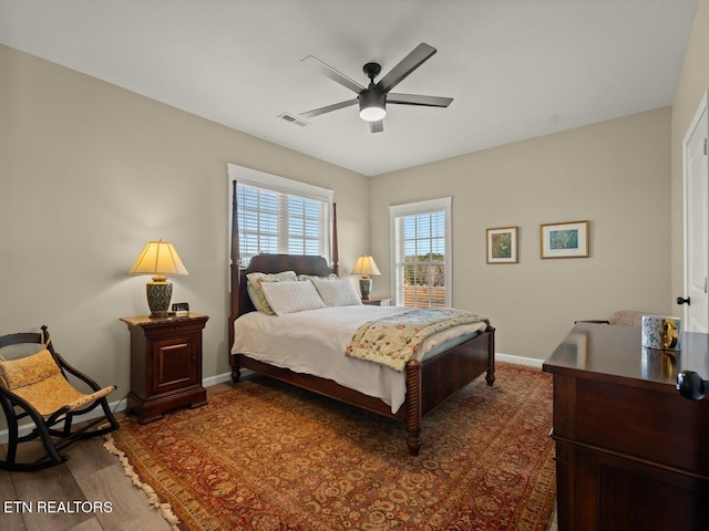 bedroom with ceiling fan