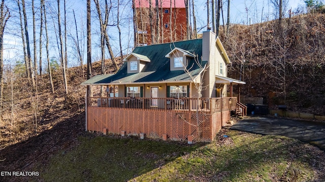 view of front of home with covered porch