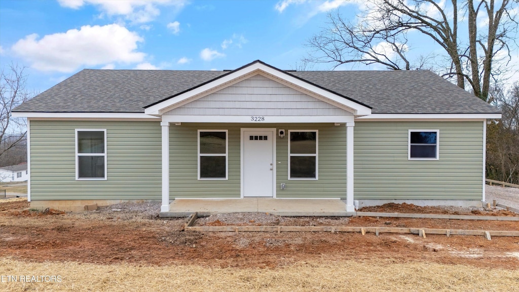 view of front facade with covered porch