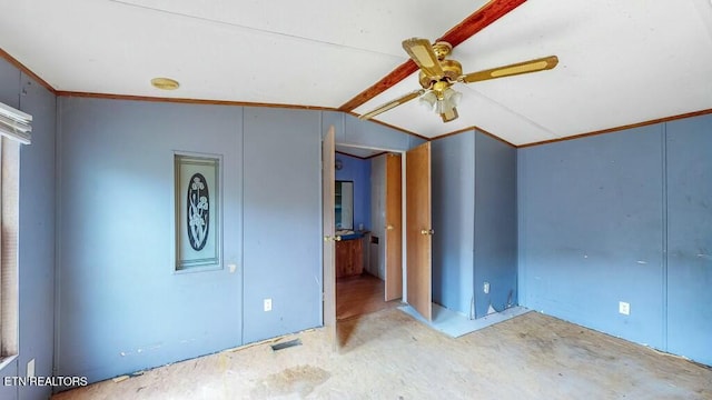 unfurnished bedroom featuring ceiling fan and vaulted ceiling