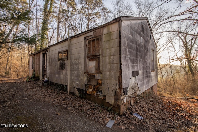 view of outdoor structure