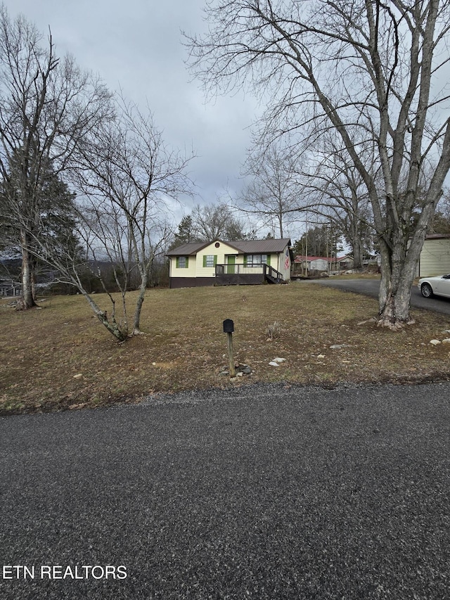 view of yard with a porch