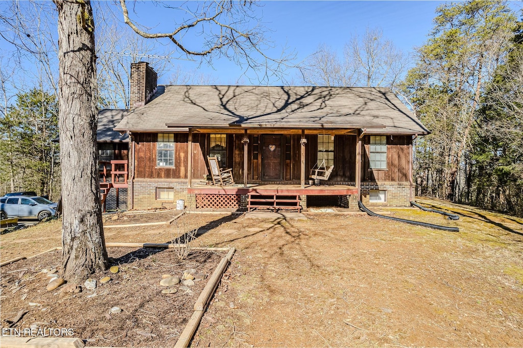 view of front facade featuring a porch