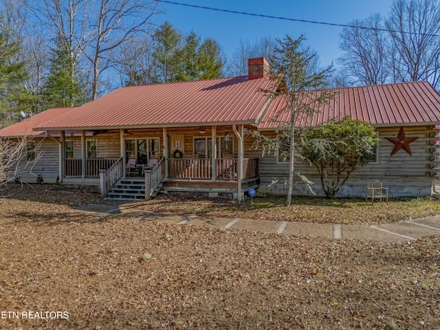 view of front of property featuring a porch