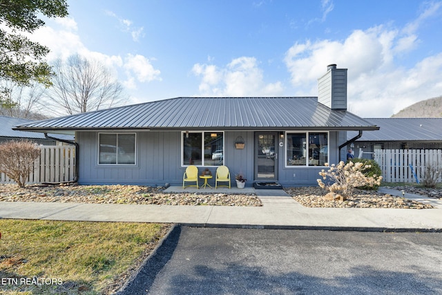 view of front of property with covered porch