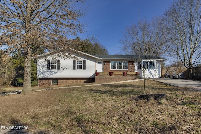 view of front of house with a front yard