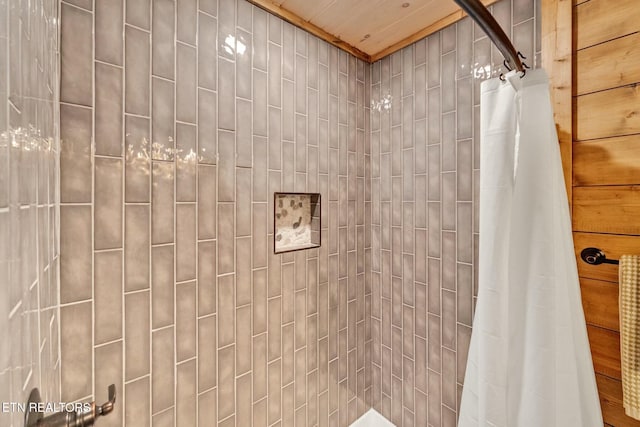 bathroom featuring a shower with curtain