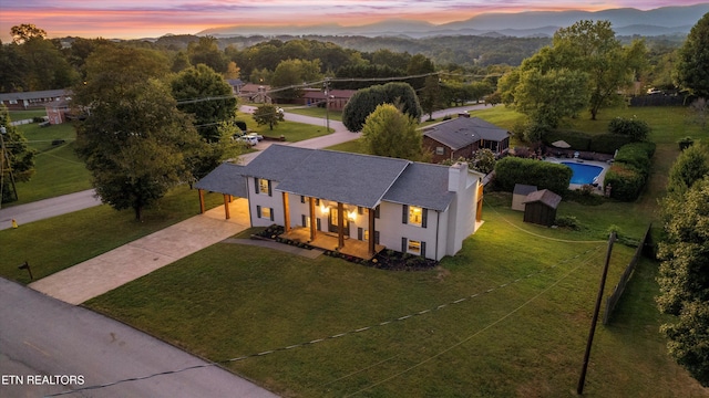 view of aerial view at dusk