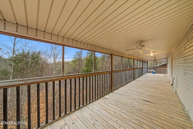 deck with ceiling fan