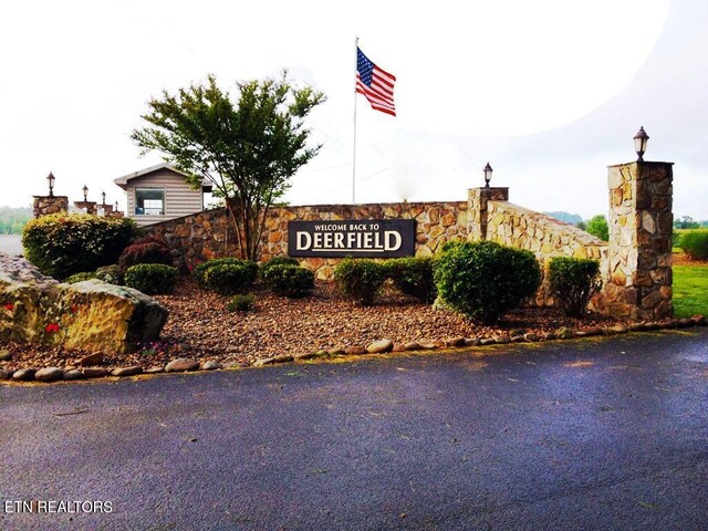 111 Deer Run Pt, Lafollette, TN 37766 - view of community sign