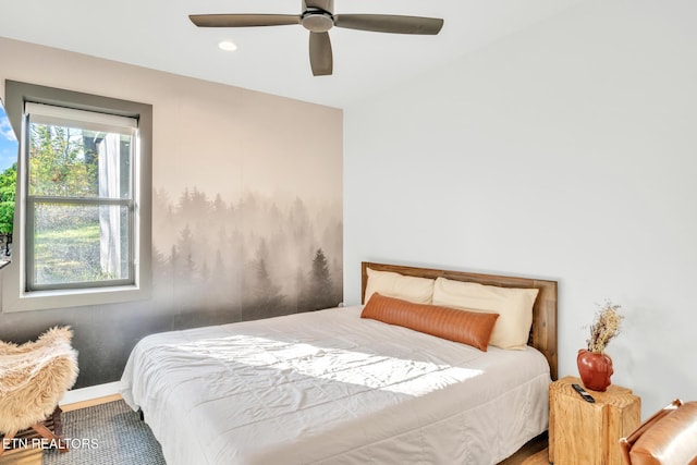 bedroom featuring ceiling fan